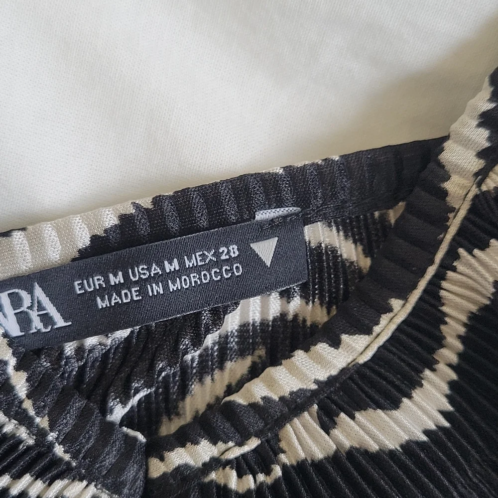 Zara pleated ruffled top - Picture 4 of 11